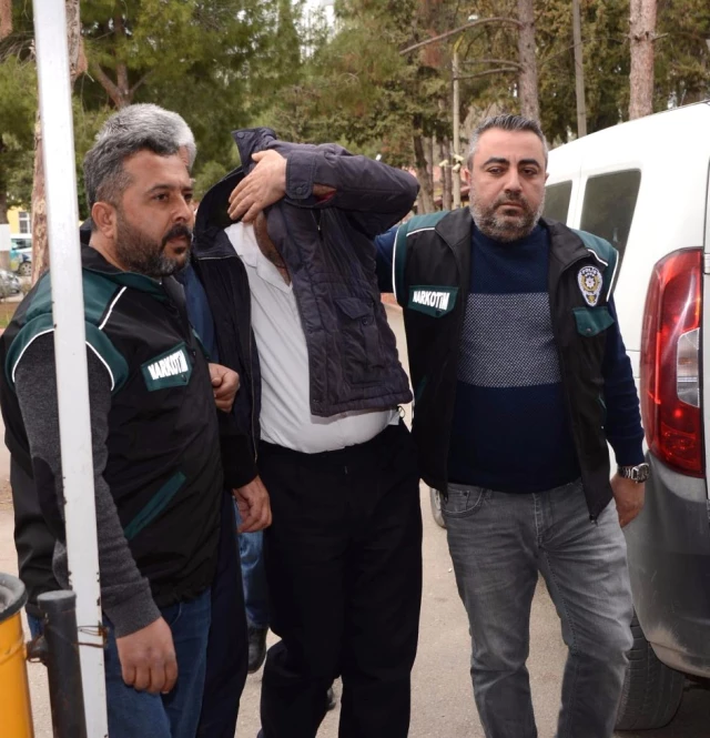 Adana'da Polis Durdurduğu Yolcu Otobüsünde 108 Kilo Eroin Ele Geçirdi