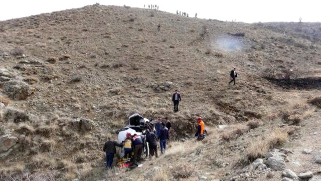 Kadın Sürücü Otomobiliyle 200 Metrelik Uçuruma Yuvarlandı