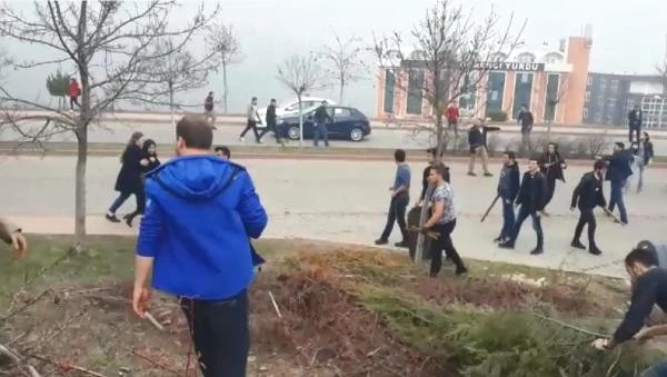 Kocaeli Üniversitesi'nde Öğrenciler Birbirine Girdi: 47 Gözaltı