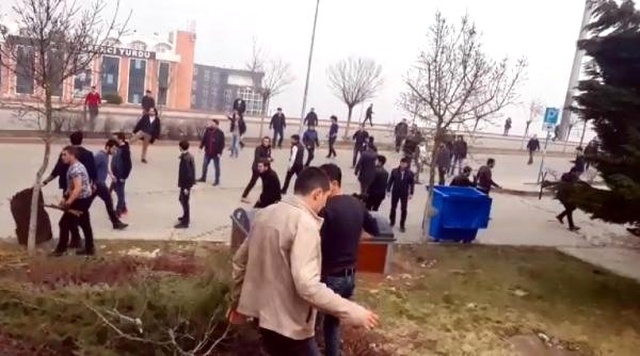 Kocaeli Üniversitesi'nde Öğrenciler Birbirine Girdi: 47 Gözaltı