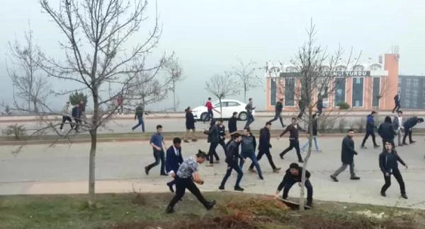 Kocaeli Üniversitesi'nde Öğrenciler Birbirine Girdi: 47 Gözaltı