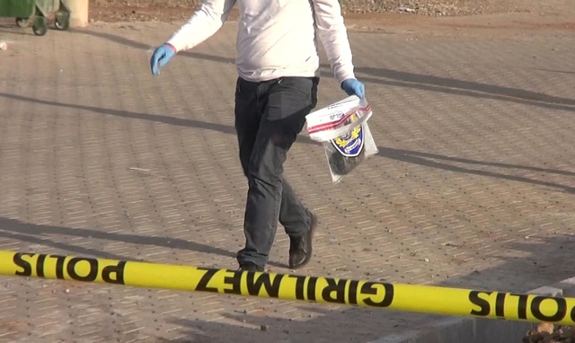 Şanlıurfa Siverek'te Patlamamış El Bombası Bulundu