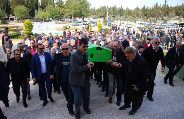 Dr. Ömer Coşkun Toprağa Verildi! Kızı Alerjisi Olan Antibiyotik Verildiğini Söyledi