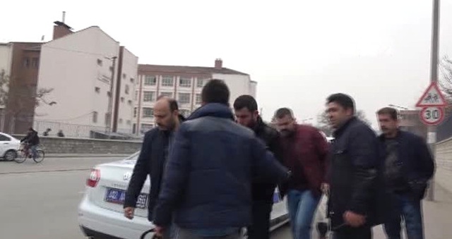 'Canlı Bomba' Olduğu Şüphesiyle Gözaltına Alınan Adam Defineci Çıktı