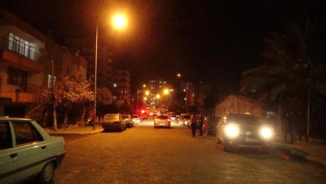 Ekmek Bıçağıyla 13 Yaşındaki Kız Kardeşini Rehin Aldı
