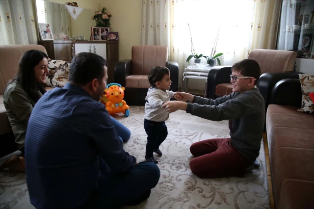 Minik Faruk'un Sessiz Hayatı Koruyucu Ailesiyle Değişti