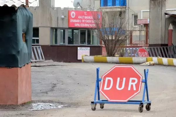 6 PKK'lının Firar Ettiği Cezaevinde, Kuledeki Nöbetçi Asker Uyumaya Gitmiş