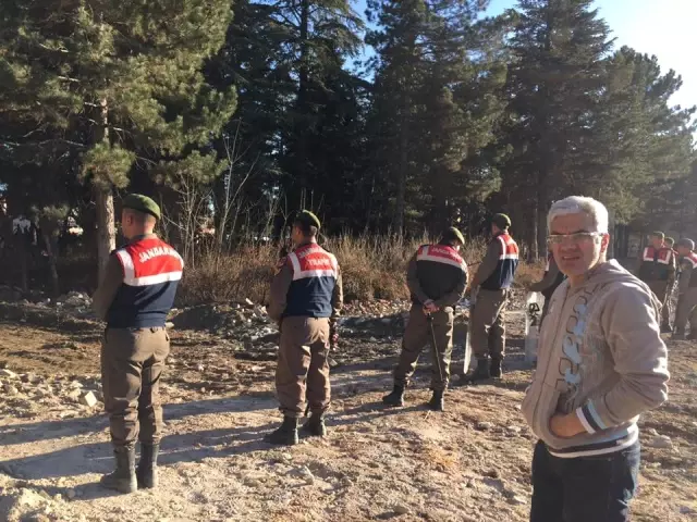 Amatör Maçta Taraftar Yenilgiyi Kaldıramadı, Oyunculara Taş Yağdırdı