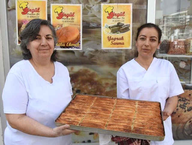 Anne-Kız Ev Yapımı Ürünleri AVM'lere, Otellere Satıyor