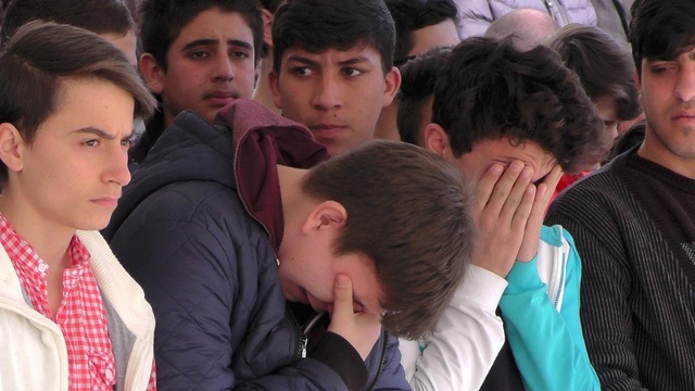 Selfie İçin Çıktığı Çatıdan Düşerek Ölen Genç, Toprağa Verildi