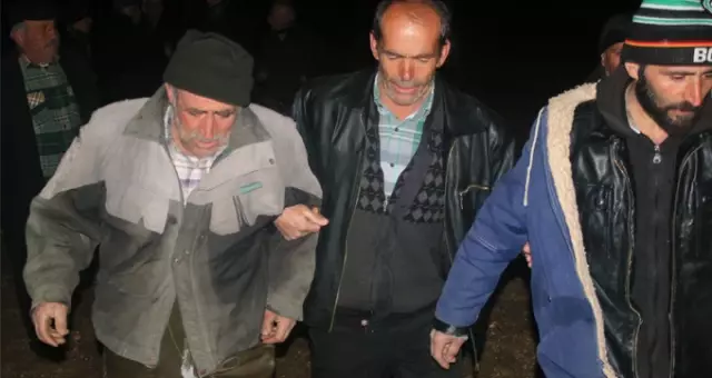 Gölde Mahsur Kalan Balıkçılar Askeri Helikopterle Kurtarıldı