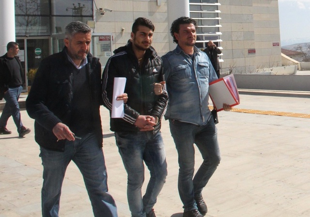 Tırnak Yeme Alışkanlığı, Sapıklık Yapan Gaspçıyı Yakalattı