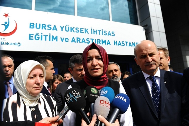 Kadın İşçilerin Cenazesine Katılan Bakan Kaya: Kadınlar Günü'nü Buruk Kutluyoruz