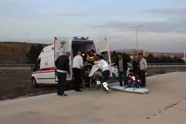 Yola Çıkan Tavuğa Çarpmamak İçin Direksiyonu Kıran Muhtar Canından Oldu