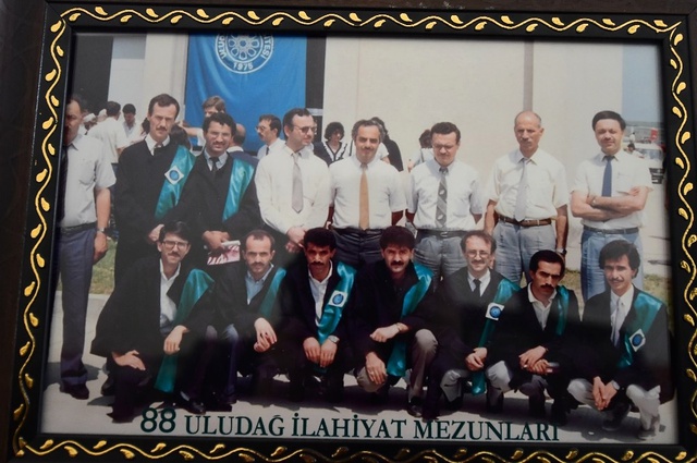 Bakan Bozdağ, 30 Yıl Önceki Mezuniyet Fotoğrafıyla Şaşkına Döndü