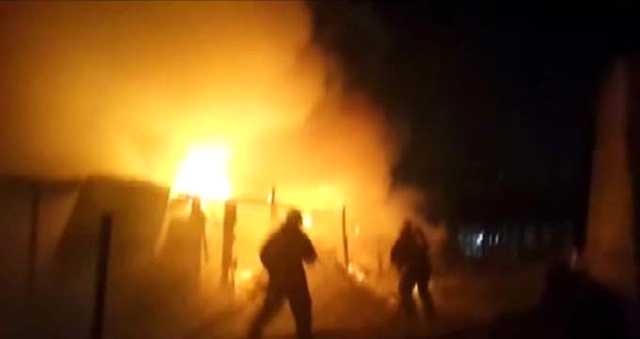 Esenyurt'ta Suriyelilerin Kaldığı Hurdalıkta Yangın Çıktı