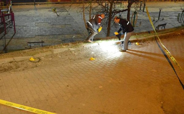 Gürültü Yapan 2 Genci Silahla Yaralayan Adam Gözaltına Alındı