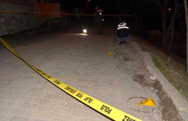 Gürültü Yapan 2 Genci Silahla Yaralayan Adam Gözaltına Alındı
