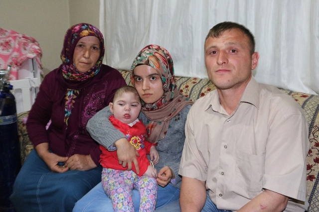 Epilepsi Hastası Çocuğun Ailesi 24 Saat Başında Nöbet Tutuyor