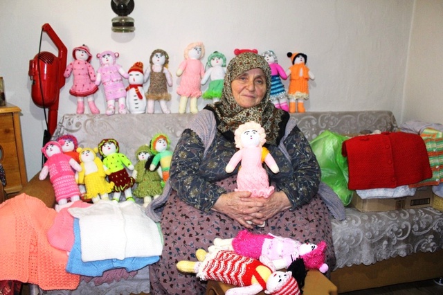 El Emeği Göz Nuru Bebekleriyle Geçimini Sağlıyor
