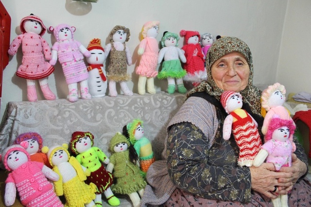 El Emeği Göz Nuru Bebekleriyle Geçimini Sağlıyor