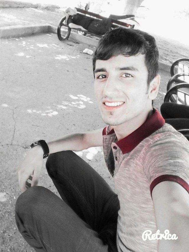 Binadan Düşen Cam Balkon, Motosikletli Genci Ağır Yaraladı