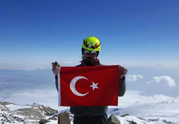 Bir Dağcı, Tek Başına Süphan Dağı'na Tırmanış Yaptı