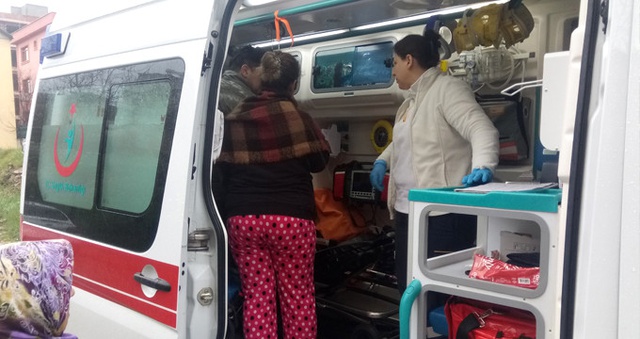 Kartal'da İki Yolcu Minibüsü Kafa Kafaya Çarpıştı: 7 Yaralı