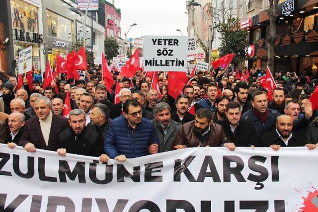 Sakarya'da 2 Bin Kişi Hollanda'ya Tepki İçin Yürüdü