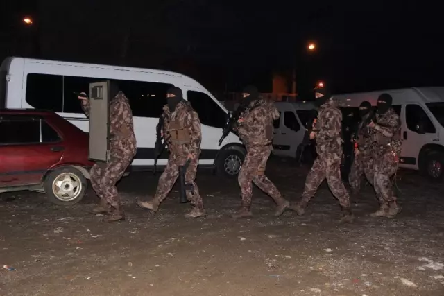 Balıkesir'de Uyuşturucu Satıcılarına Nefes Kesen Şafak Operasyonu