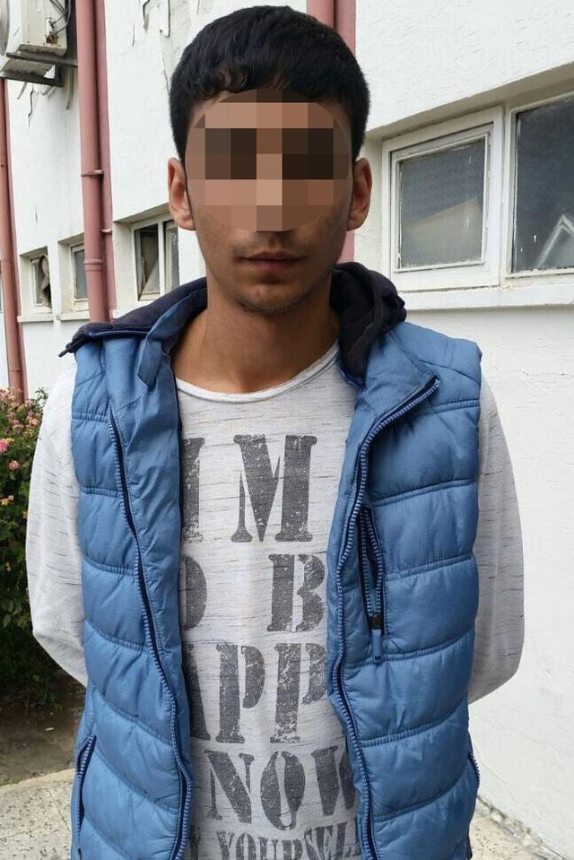 Tabanca Görünümlü Çakmakla Taksiciyi Gasp Eden 2 Genç, Otogarda Yakalandı
