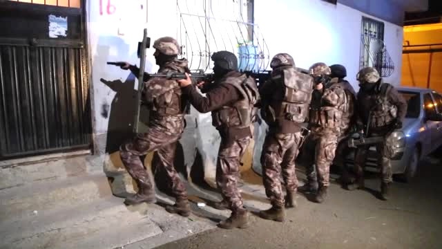 Adana'da PKK'ya Yönelik Operasyonda 8'i Kadın 36 Kişi Gözaltına Alındı