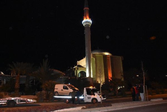Alkollü Sürücünün Kullandığı Araç Cami Duvarına Çarptı