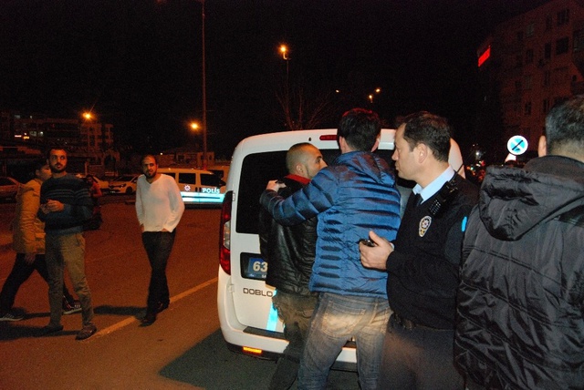 Karısından Ayrıldığı İçin İntihara Kalkışan Adamı Polis İkna Etti