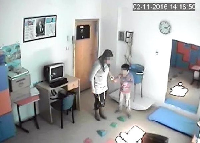 Otizmli Öğrenciye Sopayla Vuran Öğretmene 4 Bin Lira Ceza