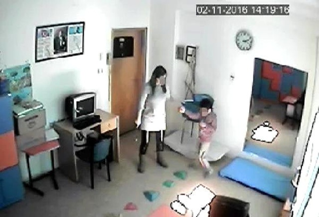 Otizmli Öğrenciye Sopayla Vuran Öğretmene 4 Bin Lira Ceza