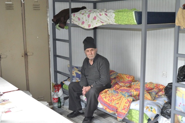 Sokakta Kalan Yaşlı Adam, Kızını Bulmak İçin Yardım Bekliyor