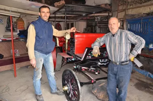 Fayton Üretiminin Son Temsilcisi, Mesleğin Sürmesi İçin Yeğenini Yetiştiriyor