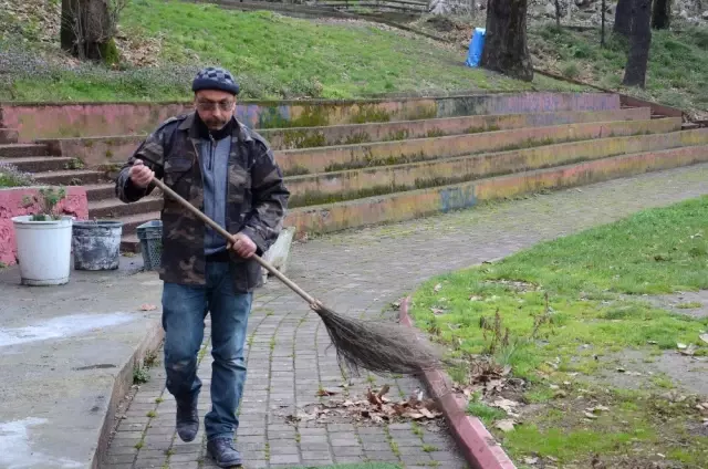 İki Arkadaşını Şehit Veren Adam, Şehitler Derneği Sayesinde Rehabilite Oluyor