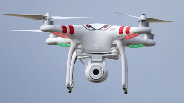 Atatürk Havalimanı'na İnişe Hazırlanan Uçaklarda 'Drone' Paniği