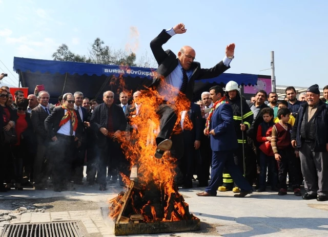 Bursa'da Nevruz Kutlamaları Turistlerin İlgisiyle Karşılaştı