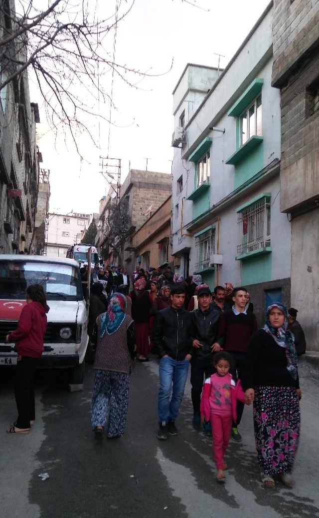 Çözmeye Çalıştığı Salıncağın İpi Boğazına Dolanan Çocuk Hayatını Kaybetti