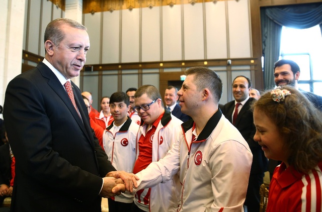 Erdoğan Down Sendromlu Çocukları Kabul Etti