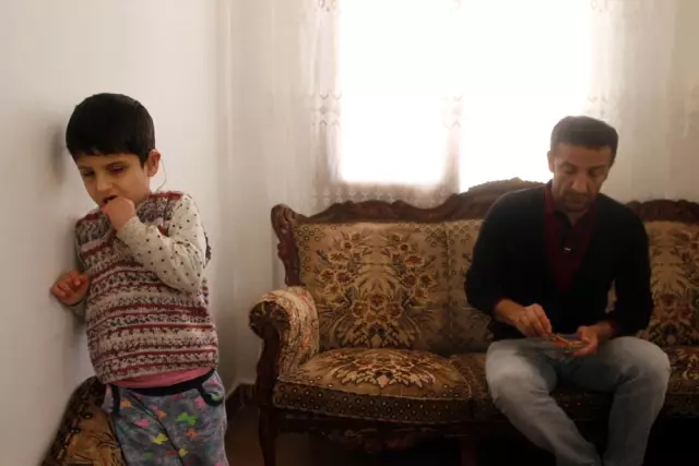 İşitme Engelli 7 Yaşındaki Kızın İlk Sözü 'Baba' Oldu