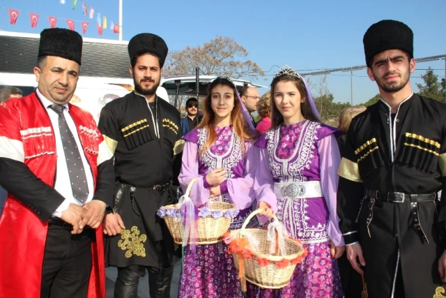 Manisa'da Mesir Macunu Festivali ve Nevruz Bayramı Bir Arada Kutlandı