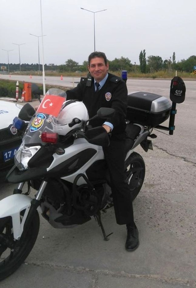 Komiser Yardımcısı Polis Merkezinin Mescidinde İntihar Etti!
