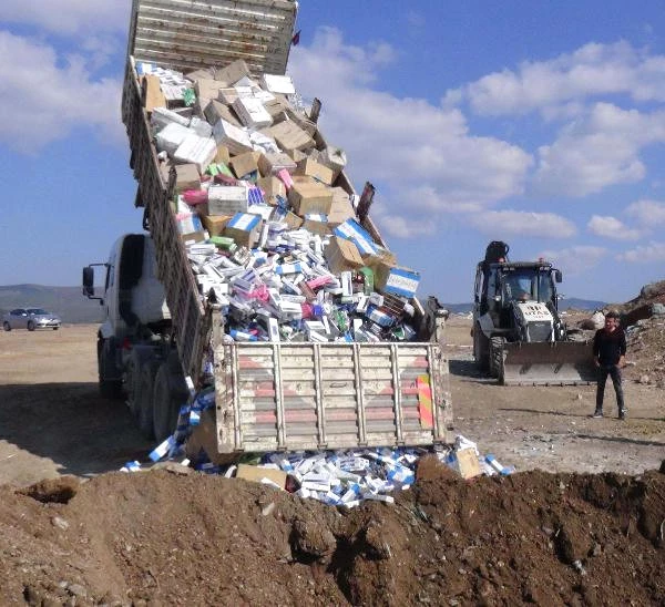 Uşak'ta Ele Geçirilen 116 Bin Paket Kaçak Sigara İmha Edildi