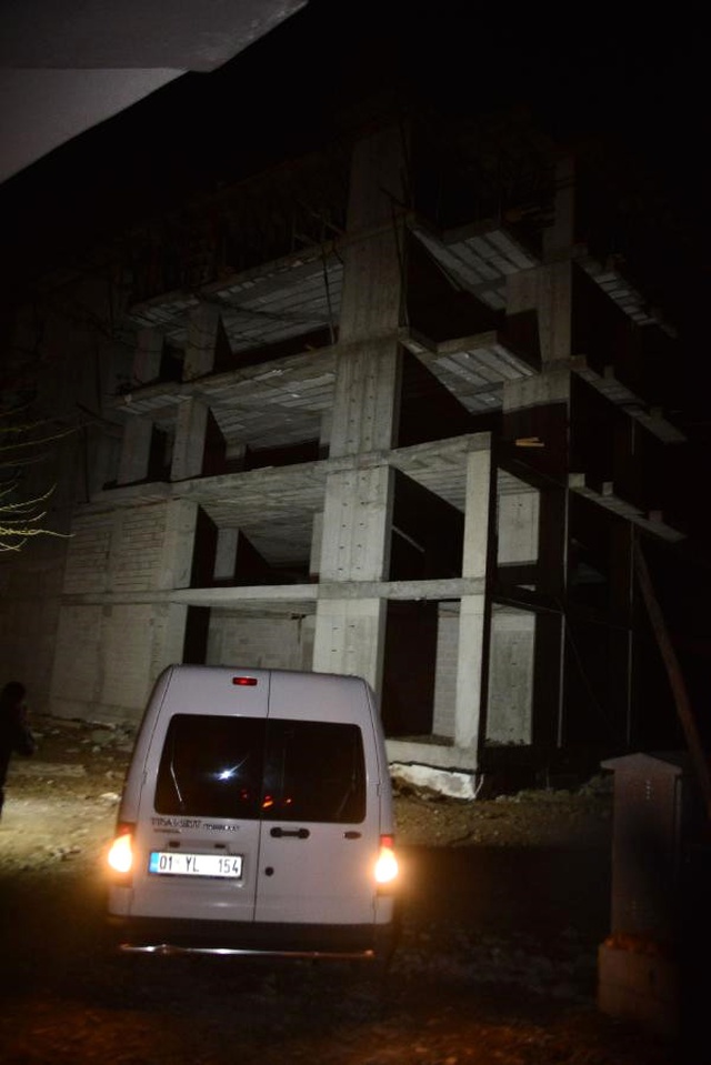 İnşaata Giren Hırsız, Bekçiyi Av Tüfeğiyle Vurup Kaçtı