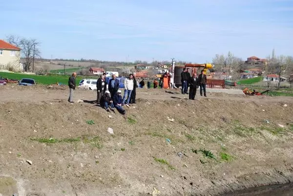 Ergene Nehri'ne Atlayan Liseli Özlem, Balık Ağlarıyla Aranıyor