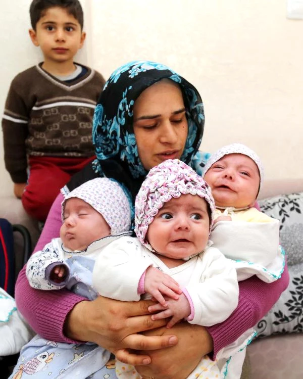 Üçüz Bebeklerine Bakmakta Zorlanan Asgari Ücretli Aile, Yardım Bekliyor